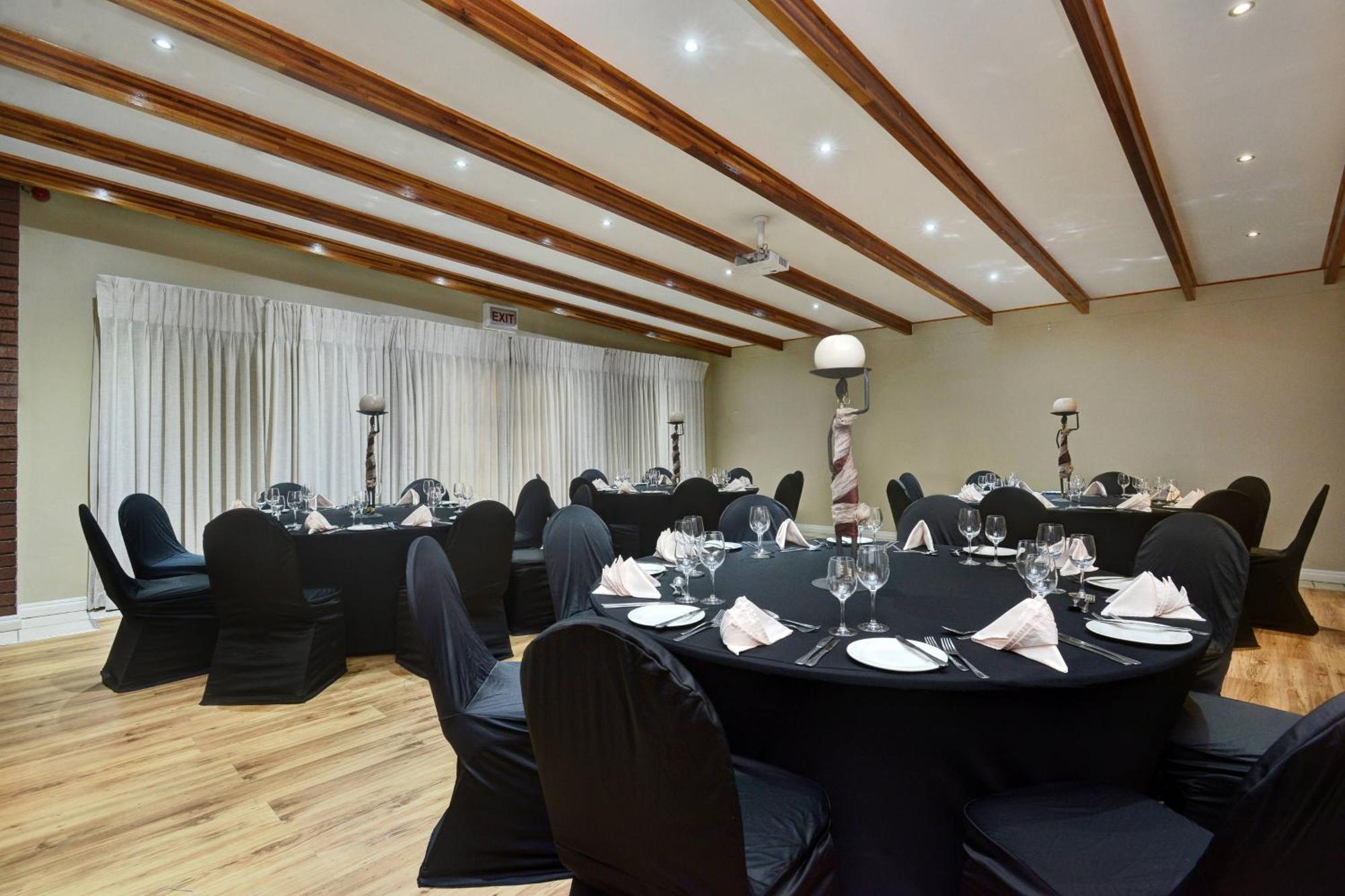 Protea Hotel By Marriott Mahikeng Mafikeng Dış mekan fotoğraf